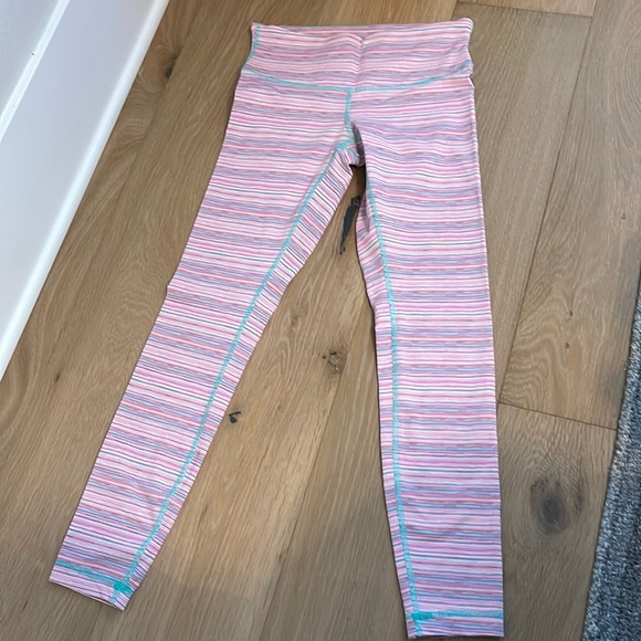 Lululemon wunder under leggings. - Picture 1 of 4